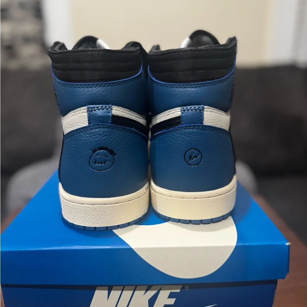 Nike Jordan 1 Retro High OG SP - Picture 8 of 14